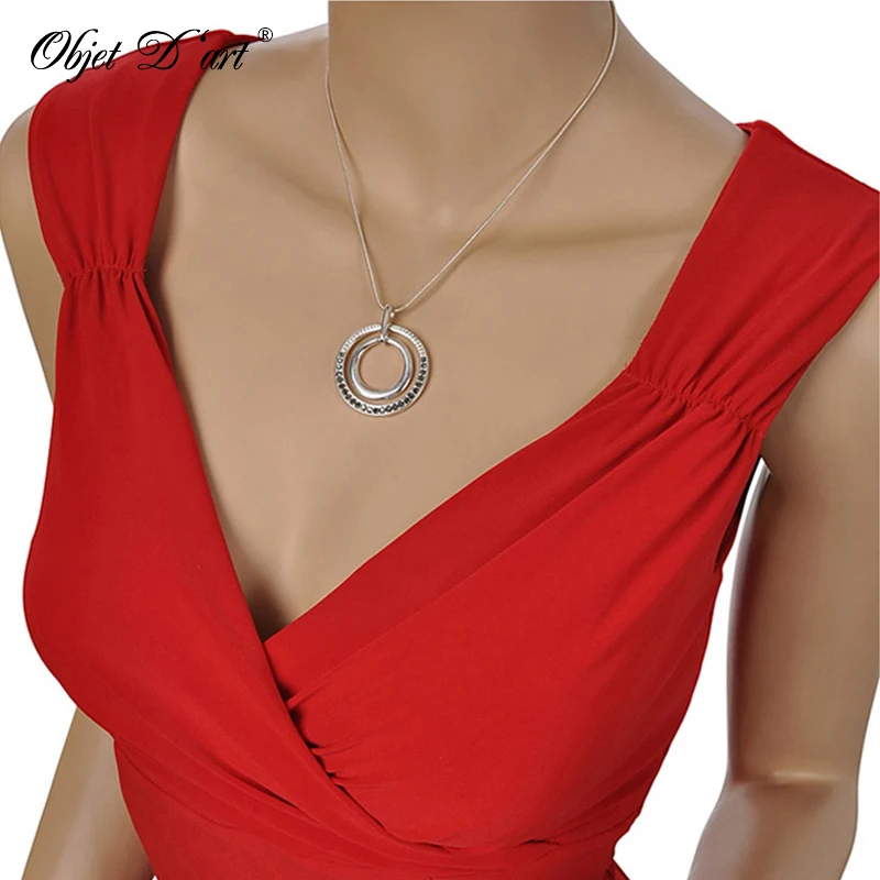 Облегающее элегантное женское платье для работы и офиса красное пикантное с