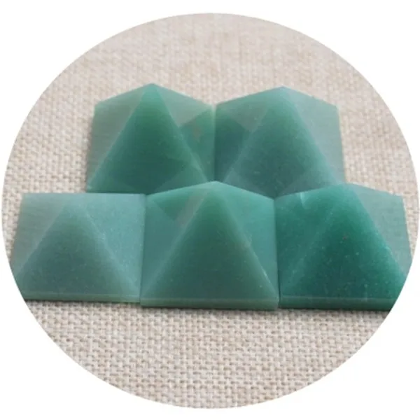

3PCS Crystal natural east mausoleum jade pyramid