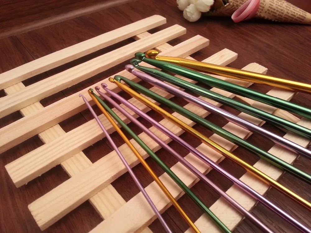 Бесплатная доставка Цветной алюминиевый крючок для вязания крючком 27 см 11 шт.