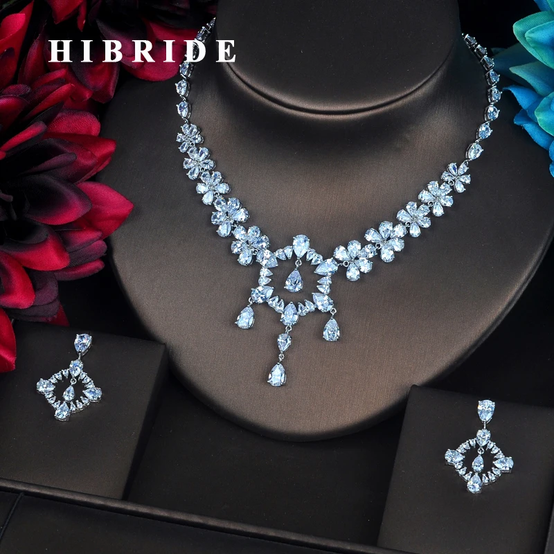 Комплект женских ювелирных изделий HIBRIDE разноцветный комплект из ожерелья и