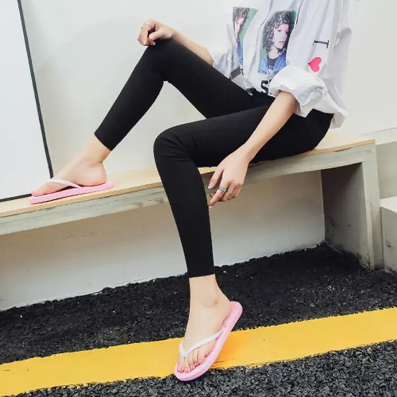 Женские шлепанцы пляжная обувь на плоской подошве летняя модная женская с