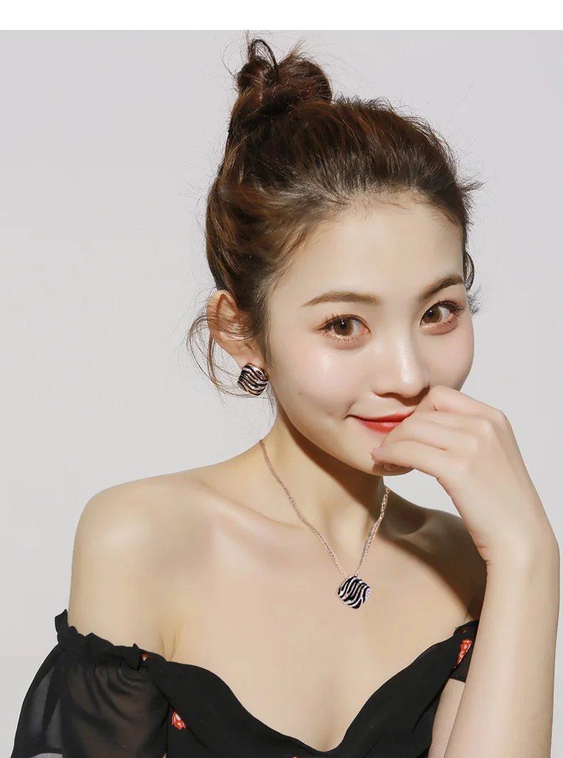 Модные индивидуальные серьги подвески с леопардовым принтом из розового