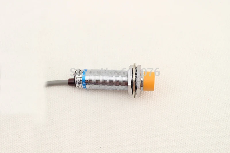 LJ18A3-5  M18 Three Wire DC PNP NO  8mm distance measuring Inductive proximity switch sensor images - 6