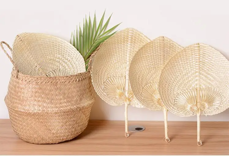 

Palm Leaves Fans Handmade Wicker Natural Color Palm Fan Traditional Chinese Craft Wedding Favor Gifts 100pcs / lot