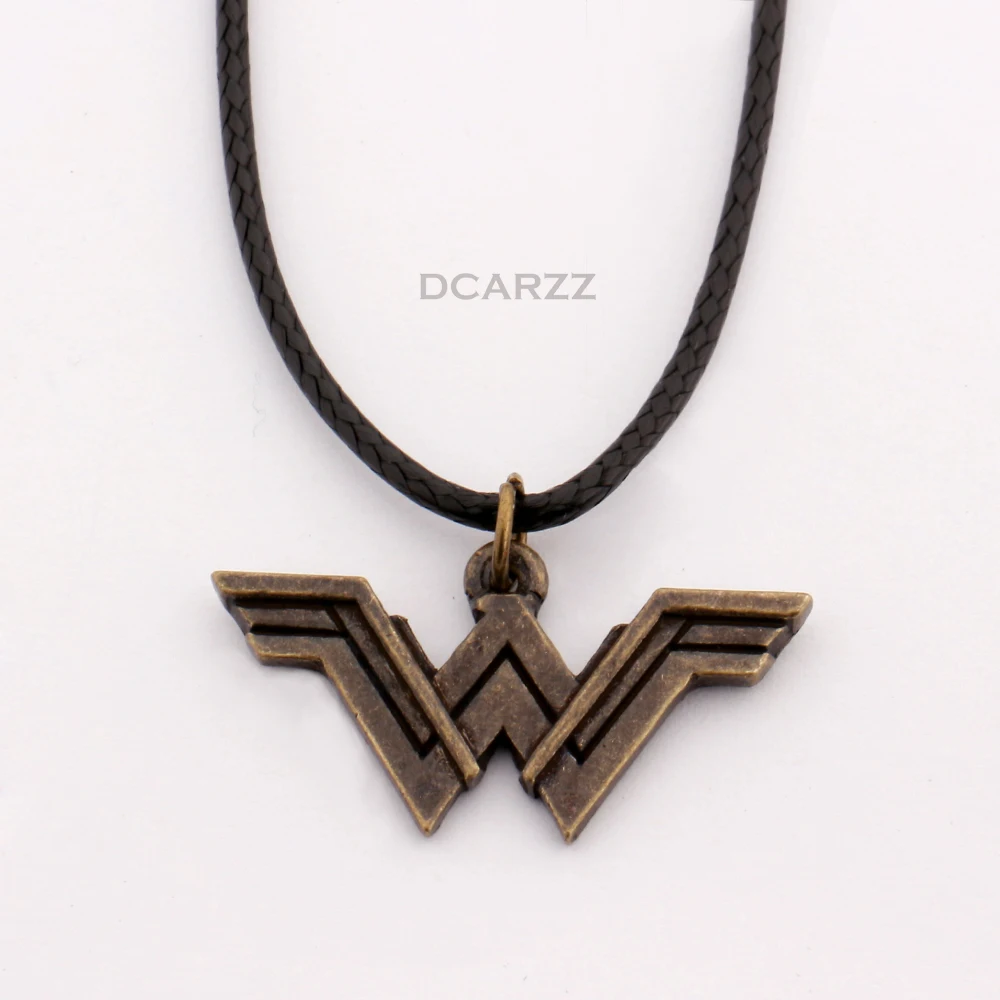 Женское ожерелье с подвеской в виде супергероя подвеска логотипом и кожаным