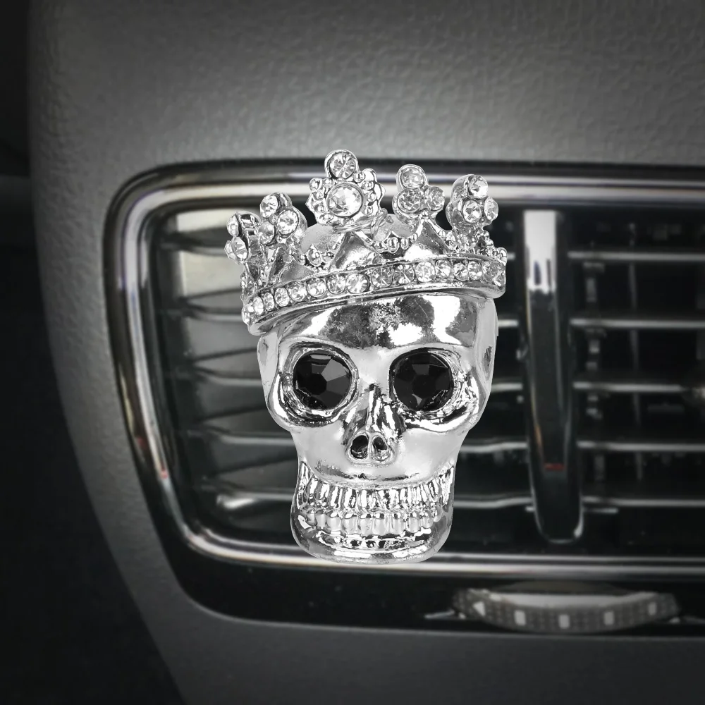 Авто украшение автомобиля украшение авто аксессуары воздуха на выходе клип освежитель воздуха металлический череп с короной автомобиля-Стайлинг автомобиля духи