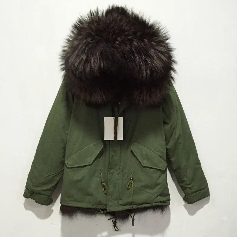 Модная Толстая теплая куртка MRS черная с серой подкладкой из лисьего меха