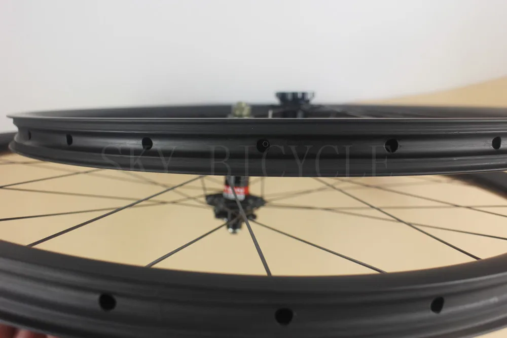 Колеса для горного велосипеда 29er 30x25 мм 74 Lefty XC комплект колес левостороннего 28/28h