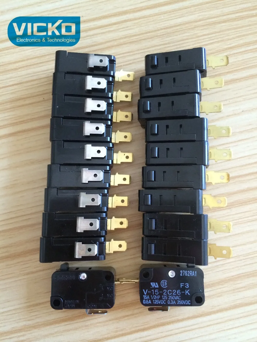 

[VK]OMRON in Japan imports large micro switch V-15-2C26-K (F3) 2 feet normally closed