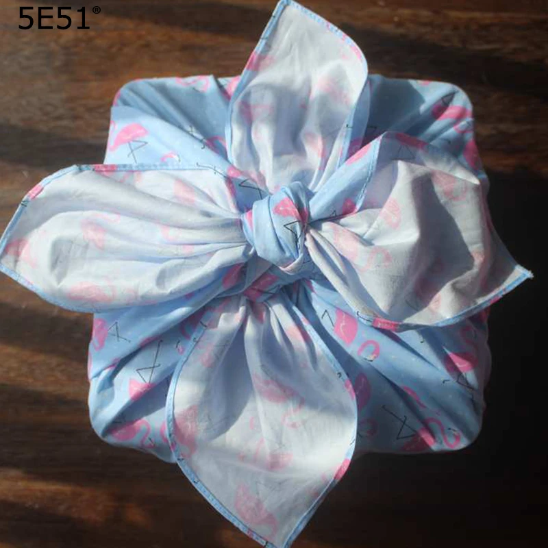 Скатерть в японском стиле furoshiki из хлопка 100% с принтом Сакуры и кролика много
