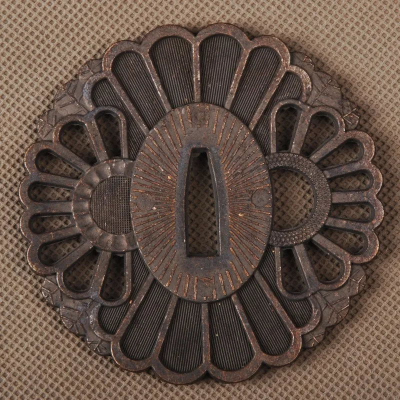 Металлическая гарда Tsuba для катаны