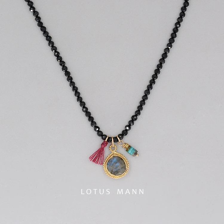 Черный спинной/Гранат Мини чокер - Окраска металла: Spinel  labradorite