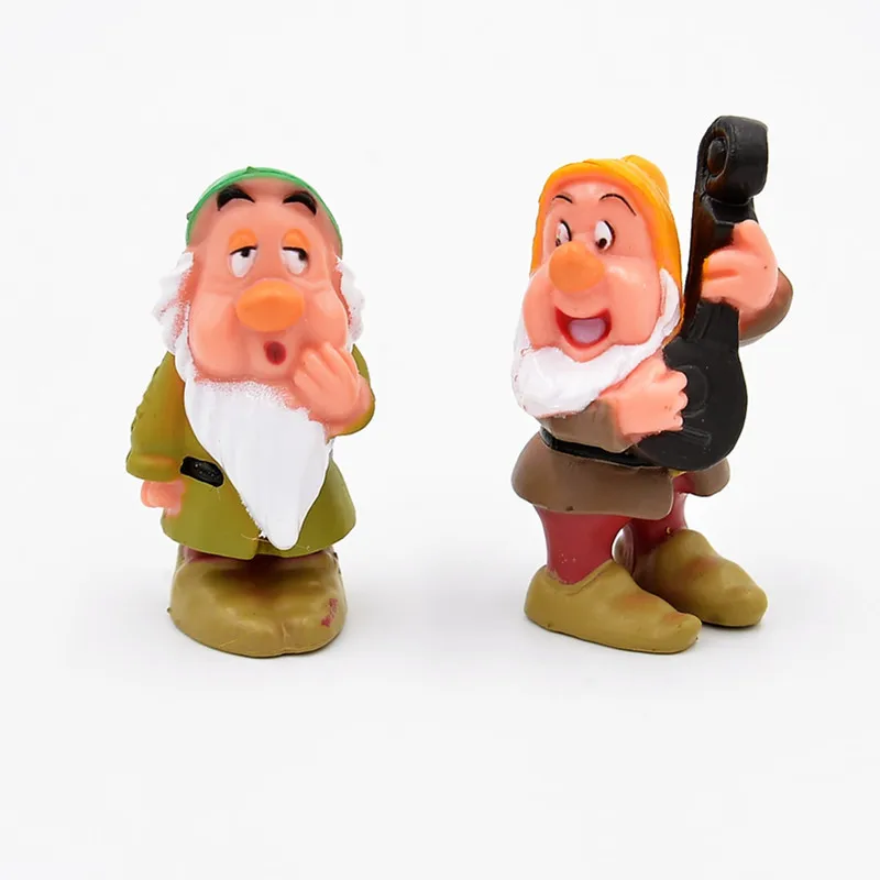 Набор игрушек из ПВХ "Принцессы: Белоснежка и семь гномов" в коллекции из 8 штук (3-8 см) от Disney для подарков детям.