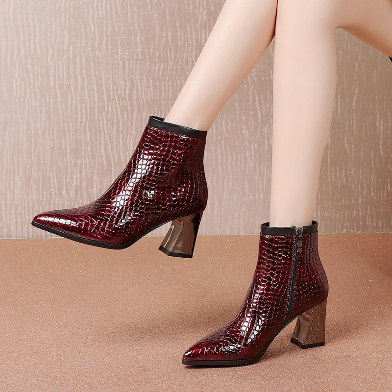 

ISNOM Winter Women Ankle Boots Pointed Toe Printing Footwear High Heeled Lady Shoes Zip Women Shoes 2018 Black Plus Size 34-42