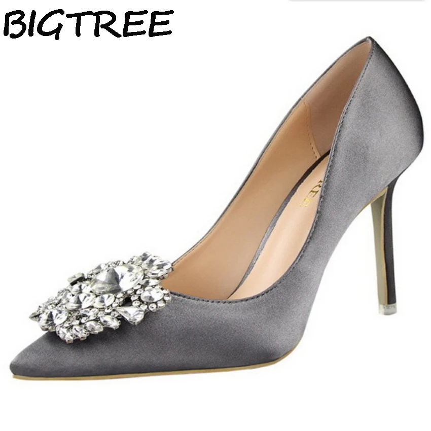 

Женские свадебные туфли BIGTREE, серебристые, серые, черные туфли из искусственного шелка, атласные туфли-лодочки с кристаллами, на высоком каб...