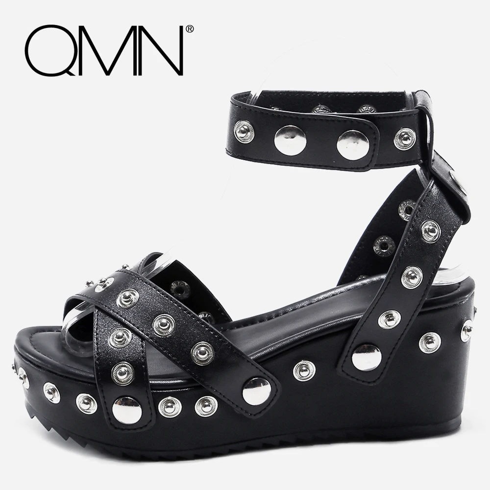 Qmn/женские натуральная кожа женские босоножки на платформе с заклепками кожи