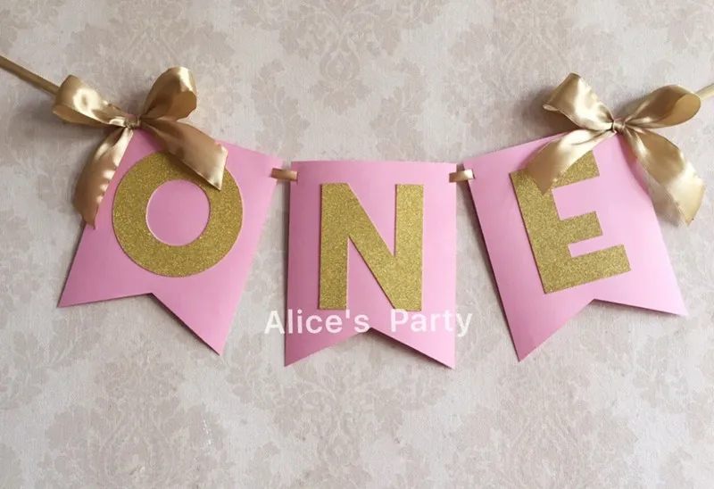 Индивидуальный розовый Золотой один баннер высокий стул бантик для девочки