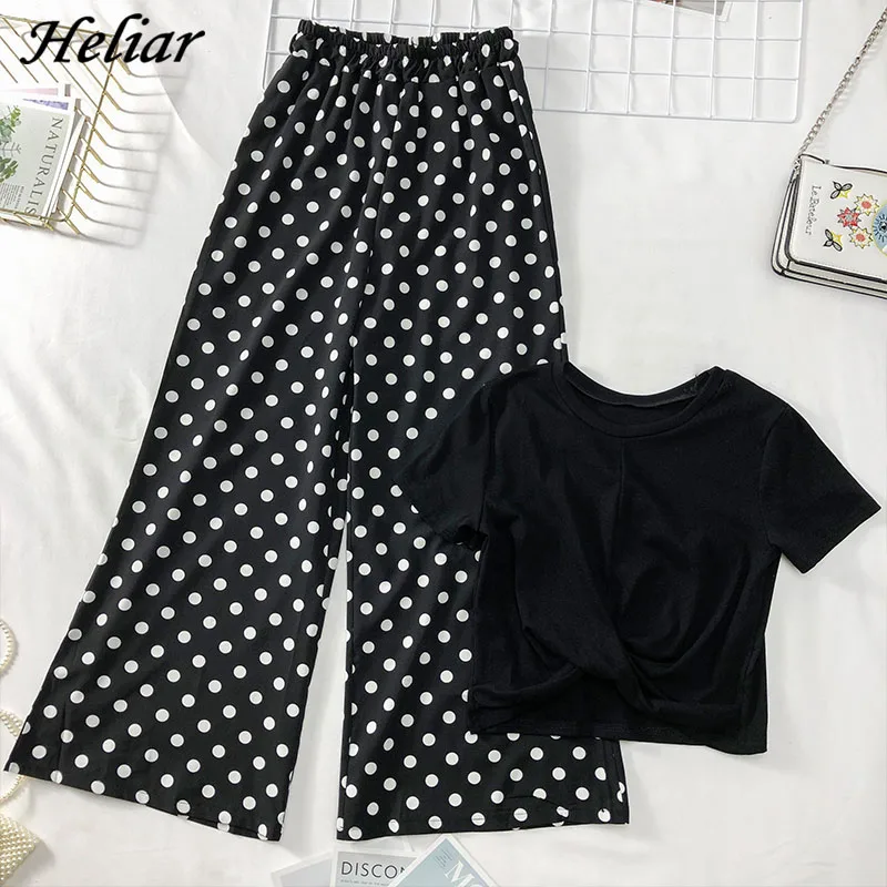 Женский костюм двойка Heliar повседневный из футболки и штанов в горошек весна