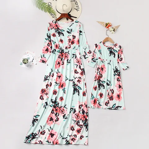 Длинное платье с цветочным принтом для мамы и дочки; Семейные комплекты; Платья для мамы и дочки; Одежда для мамы и дочки; Семейный образ