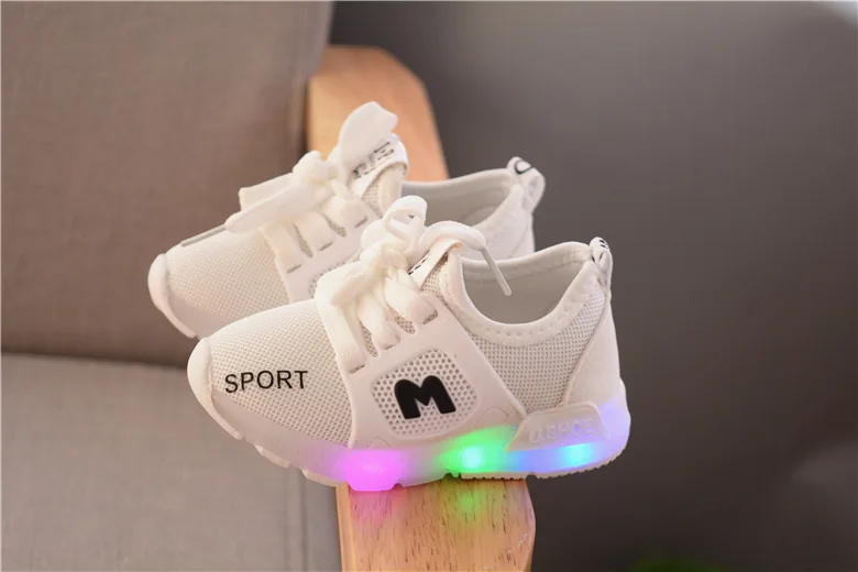 color 4 Новая летняя детская светодиодный освещенные спортивные туфли мужские туфли из сетчатого материала с перфорацией женские туфли Повседневная дышащая обувь с внутренним каблуком, для мальчиков и девочек; спортивные сандалии - Цвет: color 4