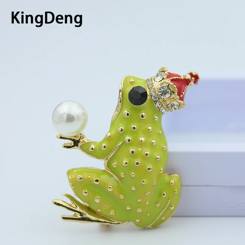 KingDeng Лягушки Броши Для Женщин Аксессуары Жемчужная Эмаль Pin Животных Отворотом