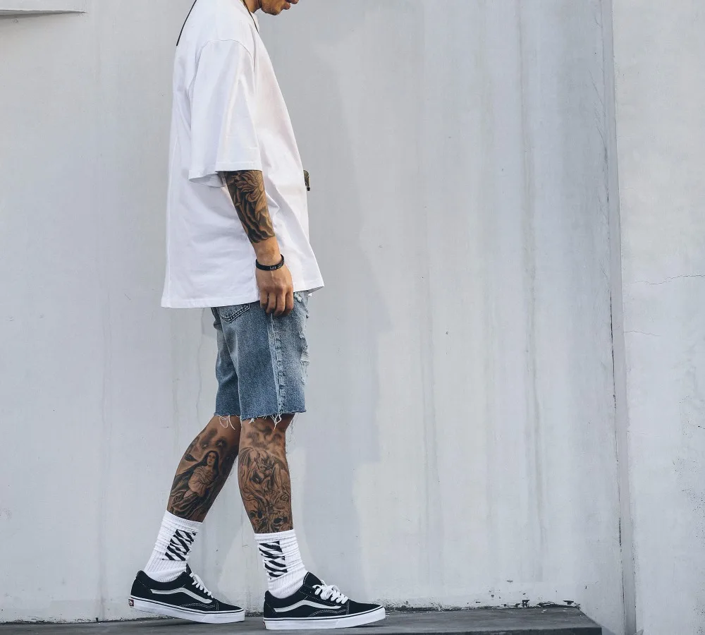 Новый Лидер продаж 2017 г. модные высокие уличные мужские destroyed Denim Шорты мужчины в