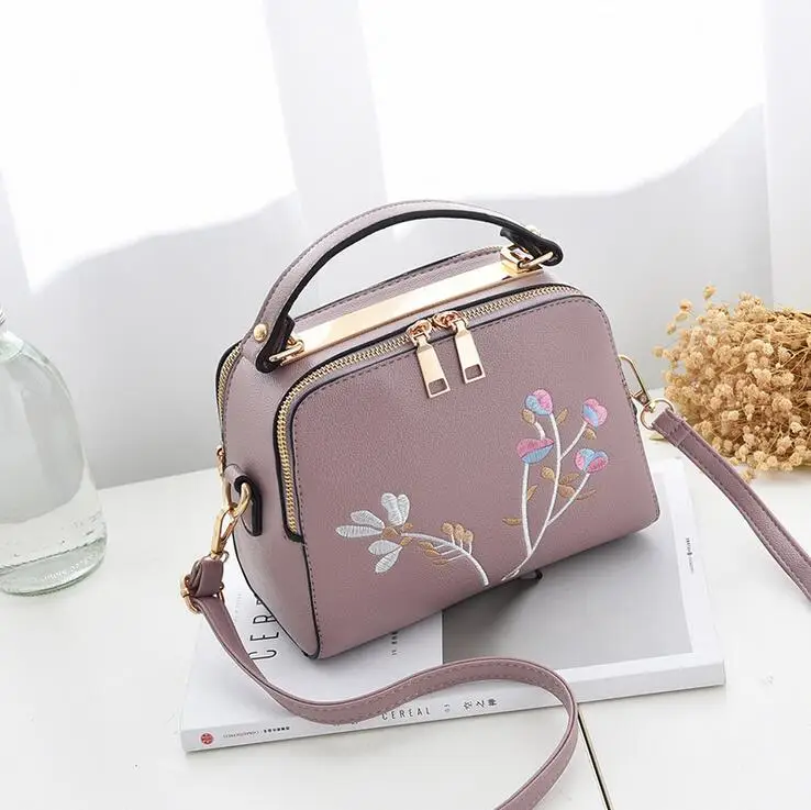 light purple Новая женская сумка из искусственной кожи с цветочной вышивкой, маленькие сумки с клапаном для девушек, дизайн, женские сумки через плечо ZGW03 - Цвет: light purple