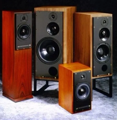 

Hivi Flagship Product D2.3 Loudspeaker Dome Tweeter Power120-250w 3way 3driver Sensitivity 88db Impedance 8 Ohm