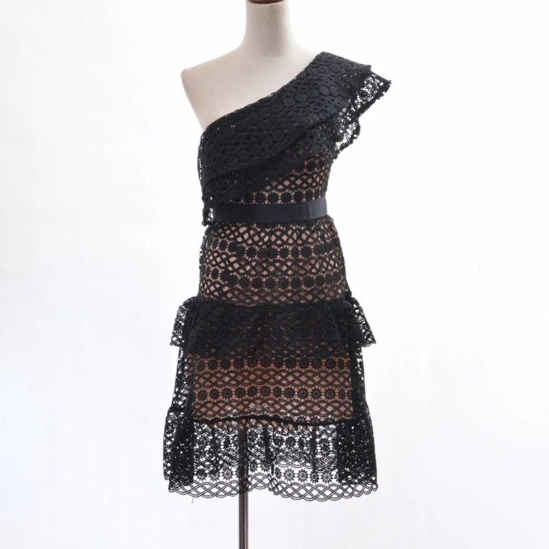 Anyfash кружевные платья Для женщин на одно плечо без рукавов выдалбливают рюшами