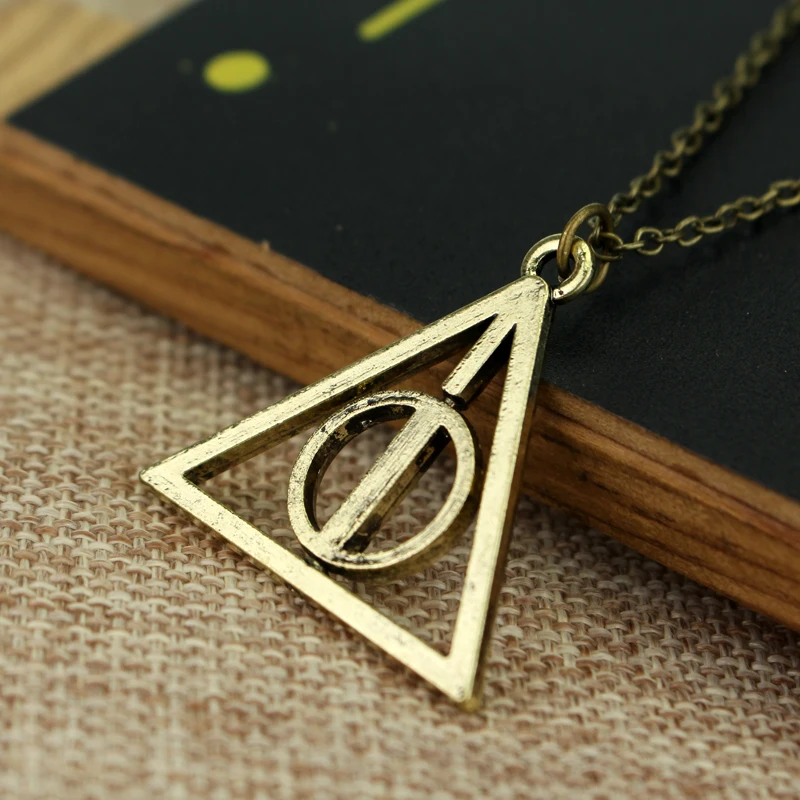 20 шт./партия, ожерелье Deathly Hallows, подвески Horcrux, ювелирные изделия, Deathly halloes, вращающееся колье с кулонами треугольной формы для мужчин