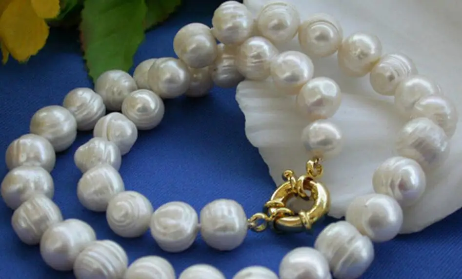 

Natural 9-10MM White Cultured Pearl Necklace 18" AAA