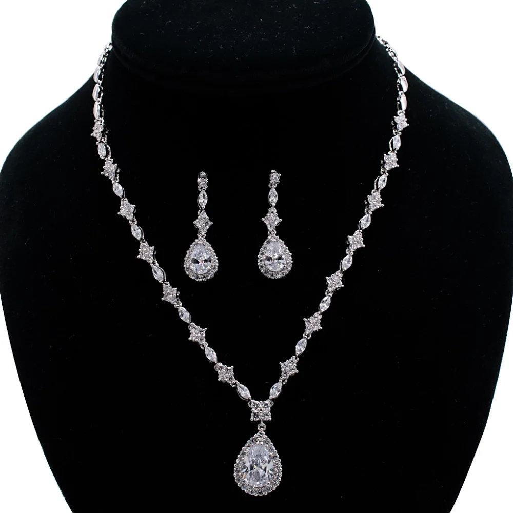 Комплект из колье и серёг с фианитом | Украшения аксессуары