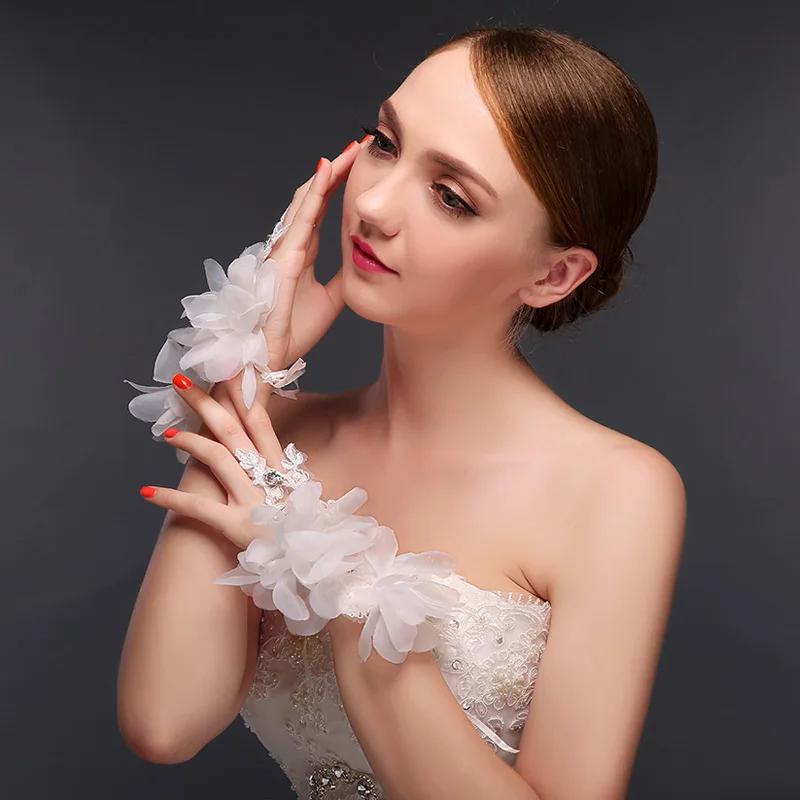 2015 bride wedding gloves married white red short petals new design fingerless 2138 | Свадьбы и торжества