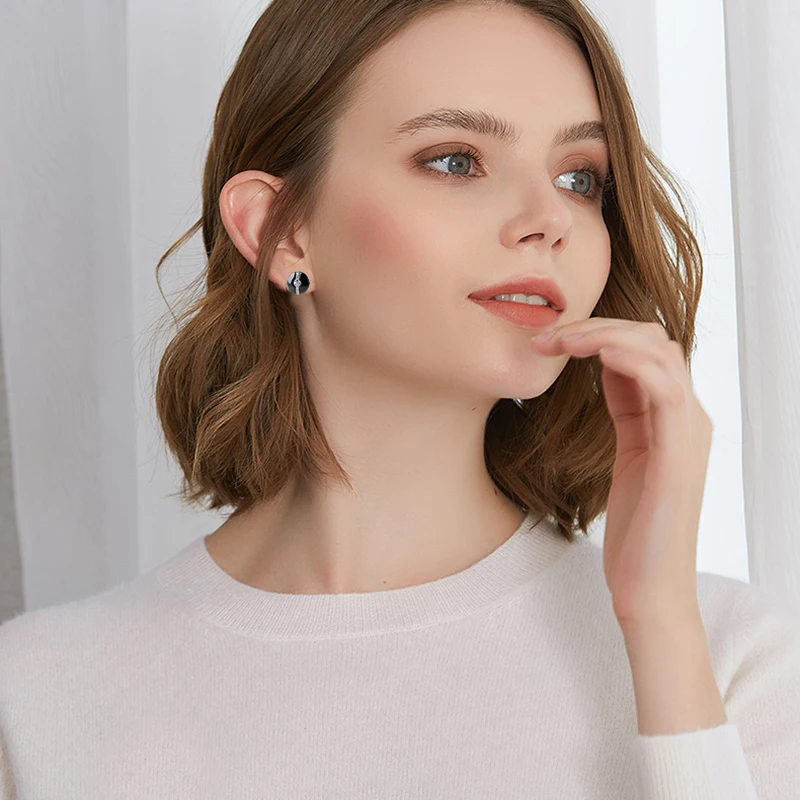 Женские керамические серьги гвоздики из керамики черно белые фианита класса ААА