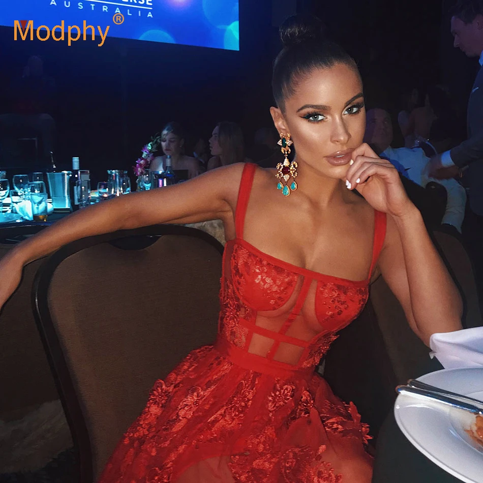 Женское длинное облегающее платье Красное Кружевное без рукавов на тонких