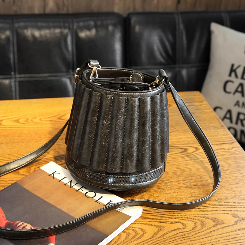 Новинка 2019 шикарная сумка в форме фонарика сумка-мессенджер светящаяся