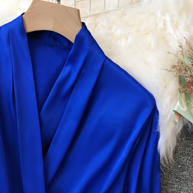 Женская атласная блузка ALPHALMODA с V-образным вырезом и поясом длинными рукавами на