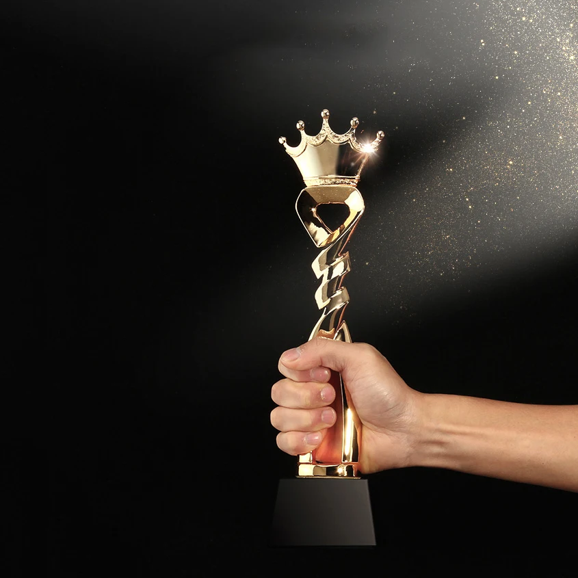 Бесплатная гравировка светящийся благородный черный кристалл основа золотой