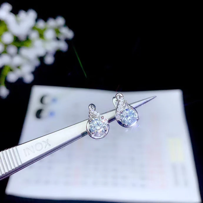 Женские серьги с драгоценным камнем moissanite привлекательным символом из