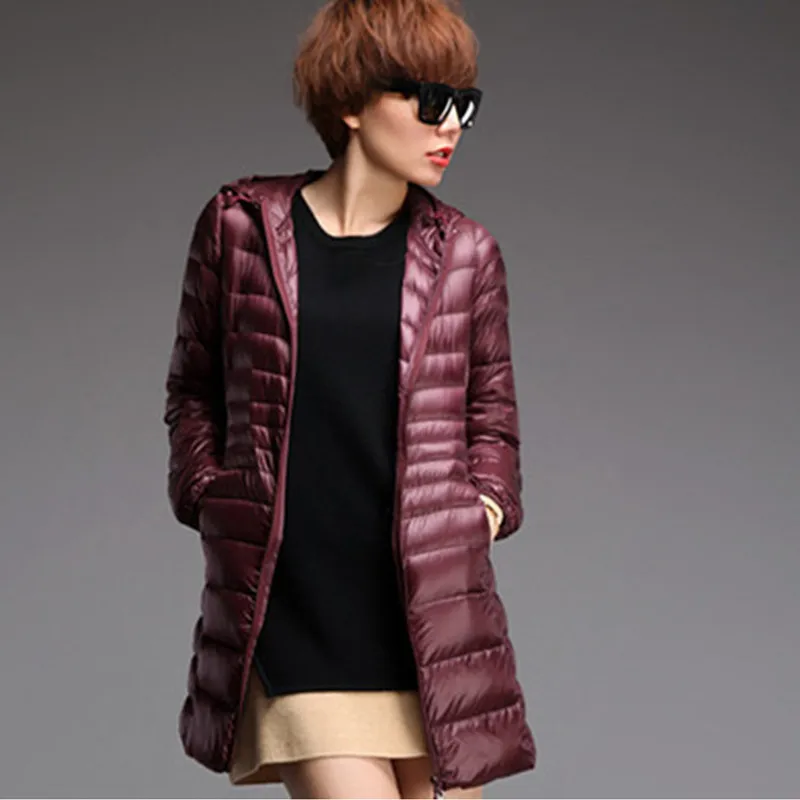 Женский брендовый зимний теплый пуховик ультралегкий на белом утином пуху