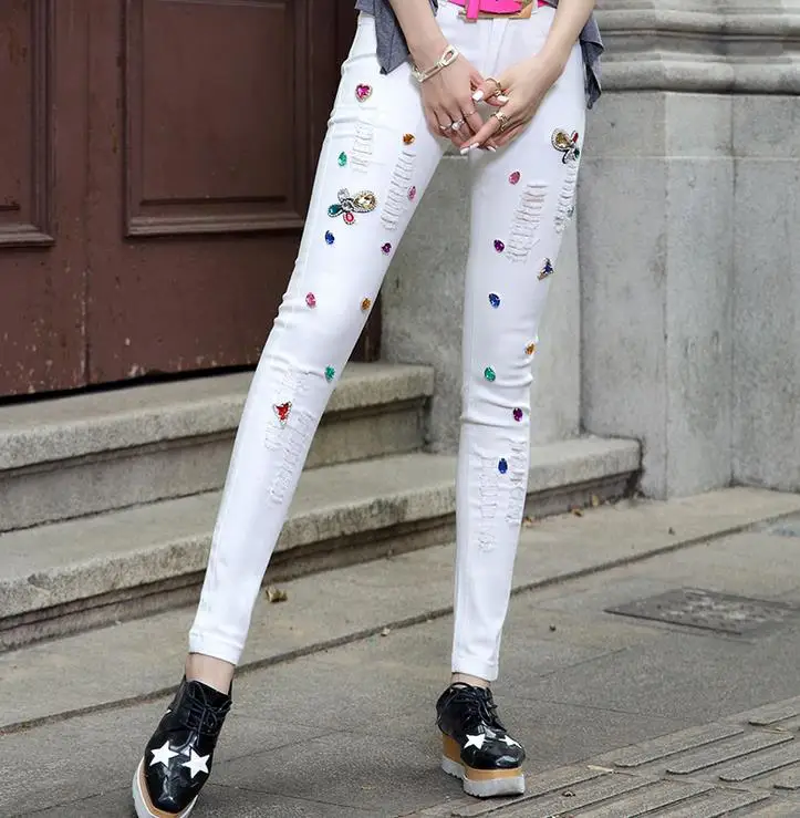 Женские повседневные брюки-карандаш белые джинсы с дырками и бусинами