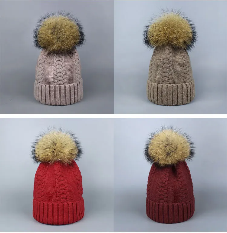 Натуральный мех енота помпонами вязаная шапка мяч Beanie зимняя шапка для женщин Девушки Шерсть Хлопок Skullies женский лыжный кепки