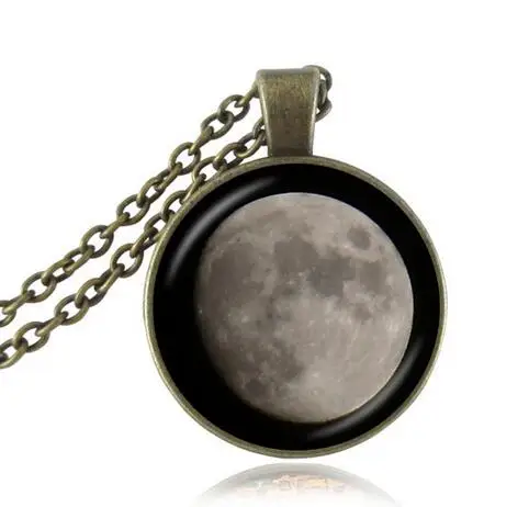 Женская цепочка со стальным покрытием синяя космическая с подвеской в виде