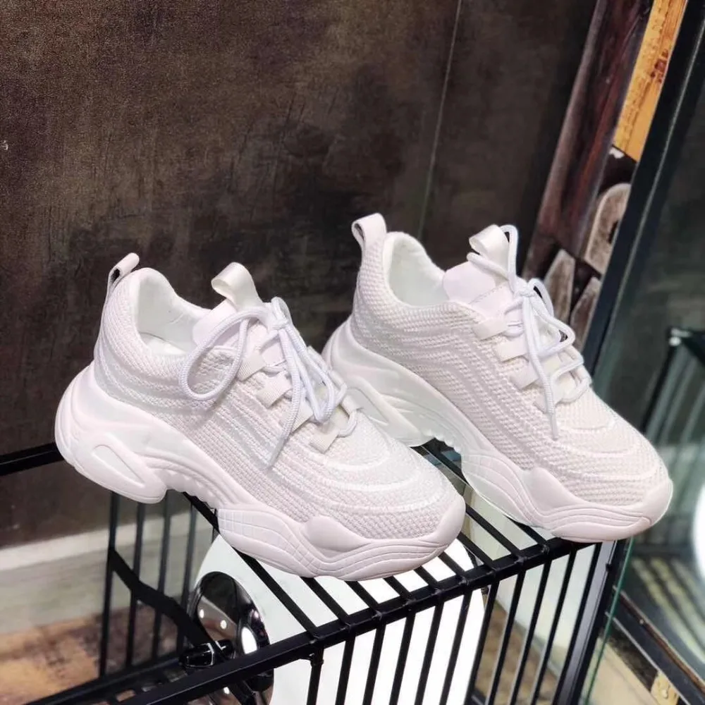 Женские кроссовки из натуральной кожи с круглым носком удобная повседневная