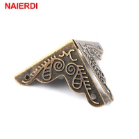 Декоративные уголки для мебели, чтобы закрыть сколы или просто придать более эстетичный вид#4