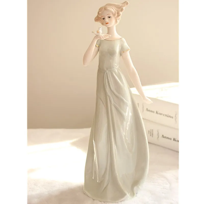 Ceramic Beauty Figurines Home Furnishing Crafts Decoration Western Lady Girls Porcelain Handicraft Ornament Wedding Gift R2172