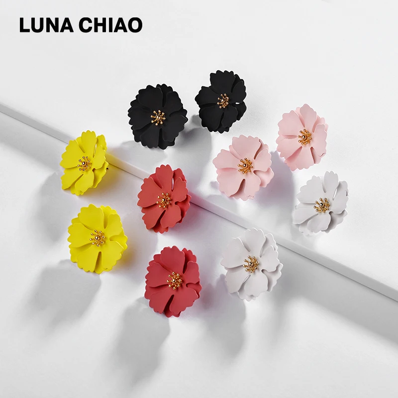 Женские матовые серьги гвоздики LUNA CHIAO яркие цветные с лепестками цветов и