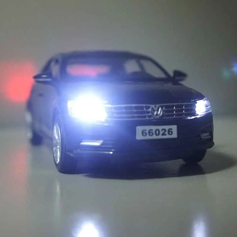 1/32 сплав Passat литые под давлением игрушечные модели машин Автомобиль Музыка мигающий задний автомобиль игрушки для детей