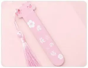 Ruler 1pcs Pig Rulers Cute Stationery Sewing Ruler Wooden Set of Drafting Rules Student Cute Design Rulers Kawaii School Supplies - Цвет: Ruler
