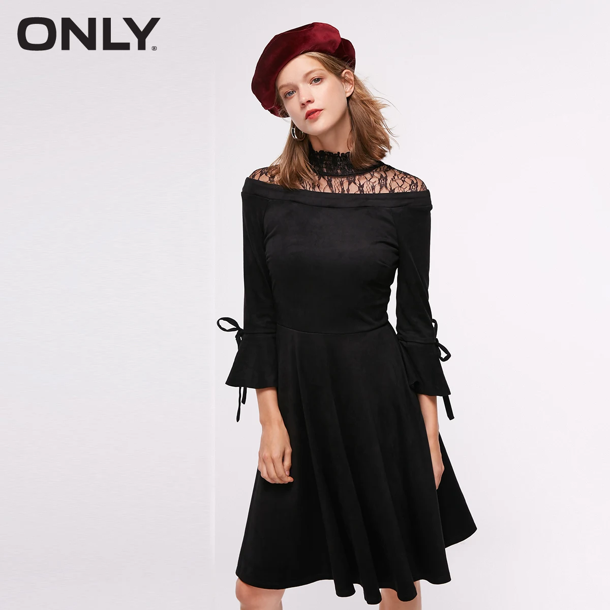 Только кружевное бархатное приталенное платье | 118361528 - Color: BLACK